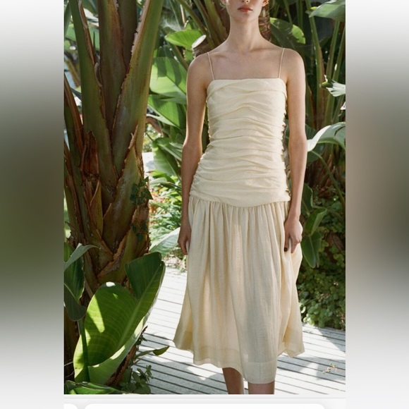 Beautiful Zara NWT draped pale yellow dress Medium - Picture 7 of 14